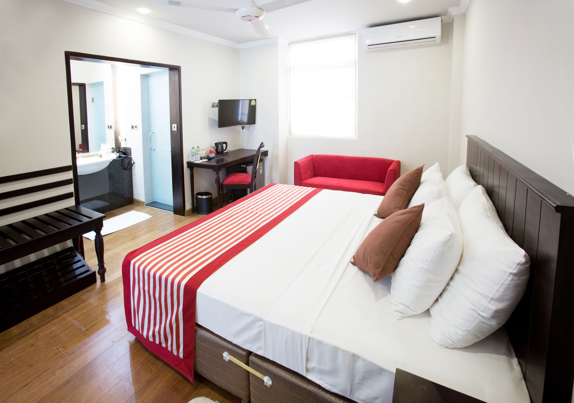 Earl'S Red Colombo Hotel Eksteriør billede